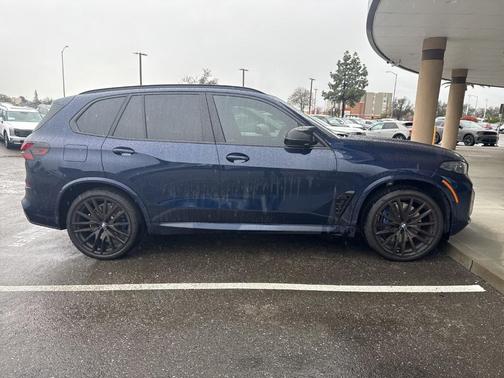 2025 BMW X5 M60i