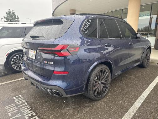 2025 BMW X5 M60i