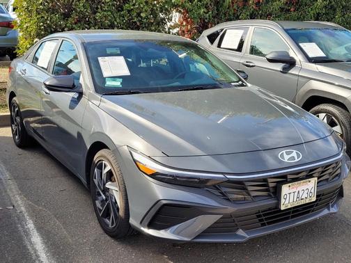 2025 Hyundai ELANTRA HEV SEL