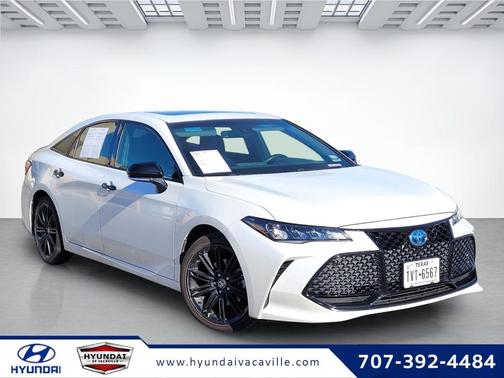 2022 Toyota Avalon Hybrid XSE Nightshade