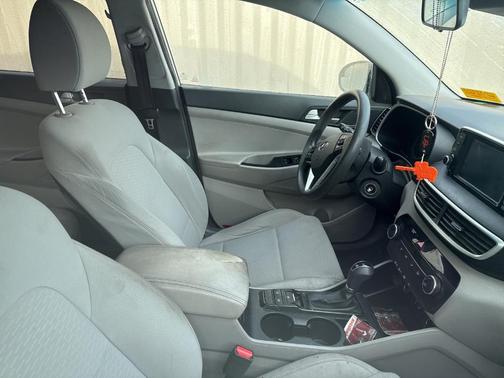 2020 Hyundai TUCSON SE