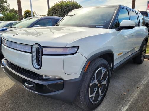 2024 Rivian R1S Adventure Quad Motor Large Pack