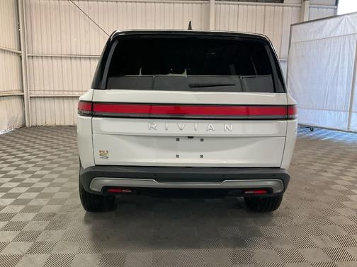 2024 Rivian R1S Adventure Quad Motor Large Pack