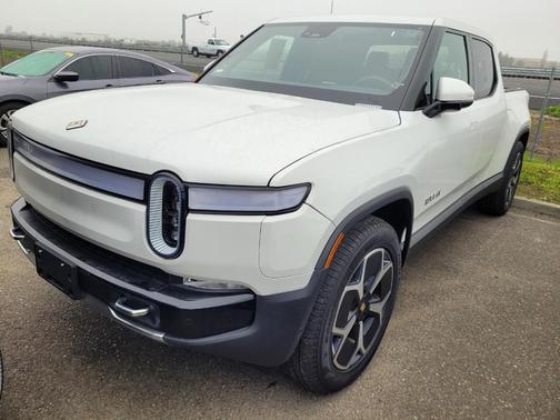 2023 Rivian R1T Adventure Package