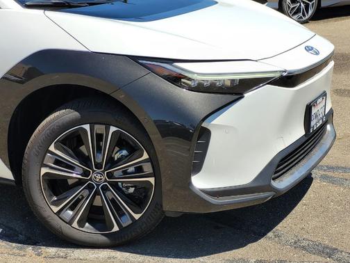 2024 Toyota bZ4X Limited