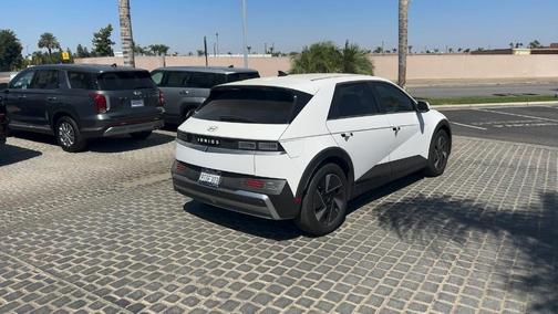 2025 Hyundai IONIQ 5 SE