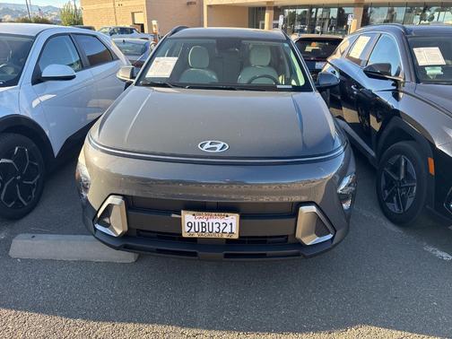 2025 Hyundai KONA SEL
