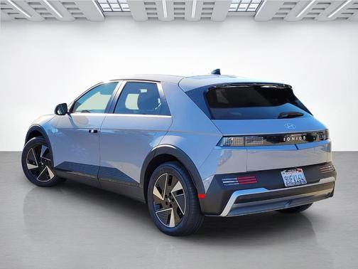 2025 Hyundai IONIQ 5 SE Standard Range