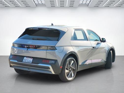 2025 Hyundai IONIQ 5 SE Standard Range