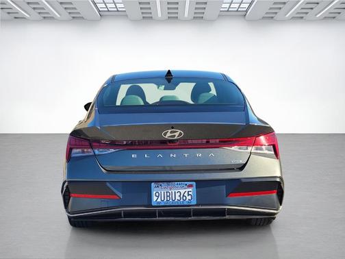 2025 Hyundai ELANTRA HEV Limited