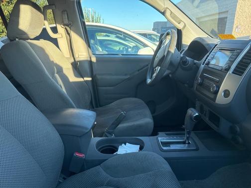 2015 Nissan Frontier SV