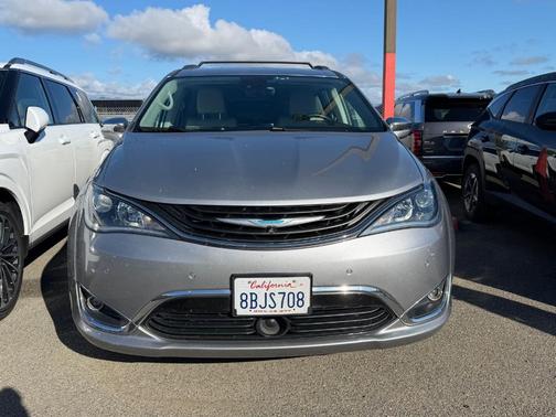 2018 Chrysler Pacifica Hybrid Limited