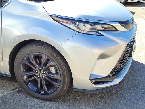 2021 Toyota Sienna XSE 7 Passenger