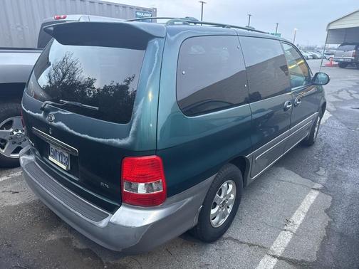 2005 Kia Sedona LX
