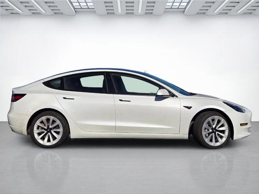 2022 Tesla Model 3 Base