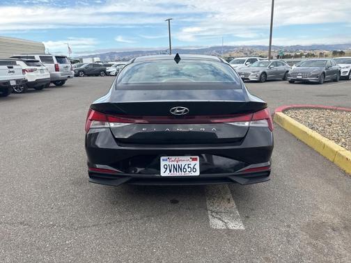 2021 Hyundai ELANTRA SEL