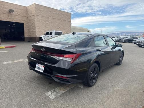 2021 Hyundai ELANTRA SEL