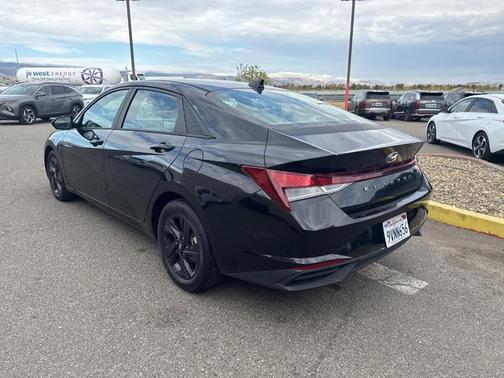 2021 Hyundai ELANTRA SEL