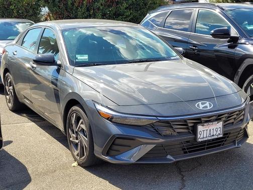 2025 Hyundai ELANTRA HEV SEL