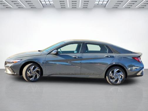 2025 Hyundai ELANTRA HEV SEL