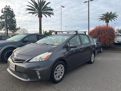 2014 Toyota Prius v Two