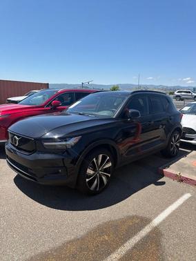 Onyx Black Metallic 2021 Volvo XC40 Recharge Pure Electric P8