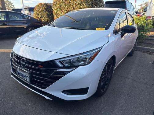 2024 Nissan Versa 1.6 SR