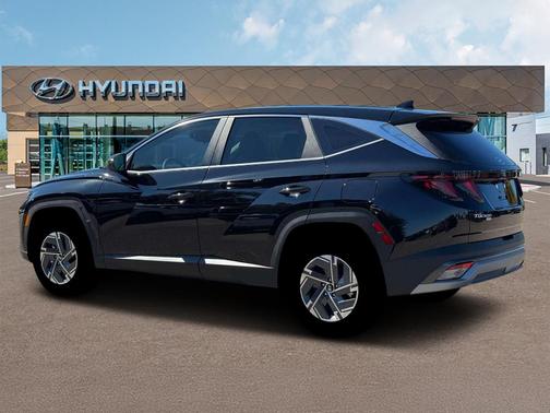 Ash Black 2026 Hyundai TUCSON Hybrid Blue SE