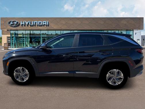 Ash Black 2026 Hyundai TUCSON Hybrid Blue SE