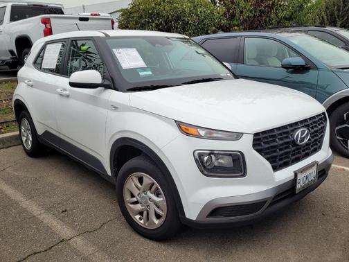 2025 Hyundai VENUE SE