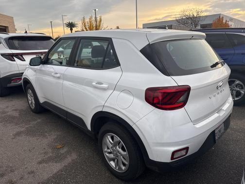 2025 Hyundai VENUE SE