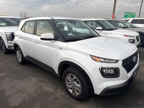 2025 Hyundai VENUE SE