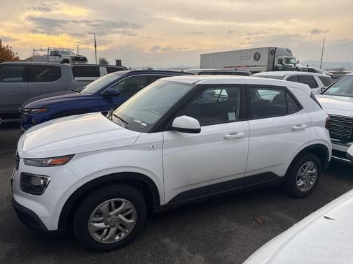 2025 Hyundai VENUE SE