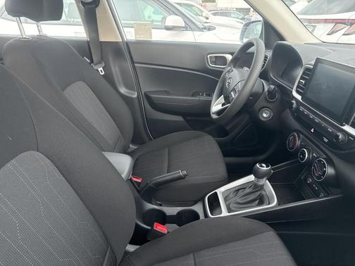 2025 Hyundai VENUE SE