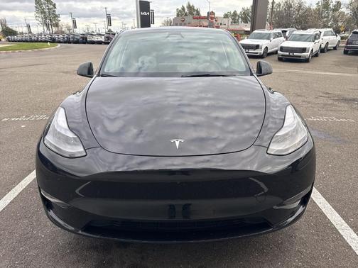 2024 Tesla Model Y Long Range