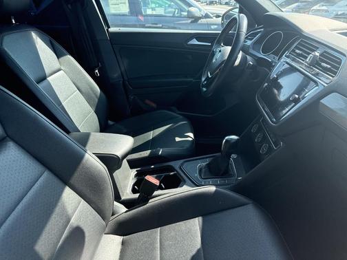 2020 Volkswagen Tiguan 2.0T SE R-Line Black