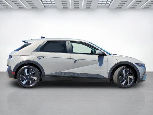 2025 Hyundai IONIQ 5 SE