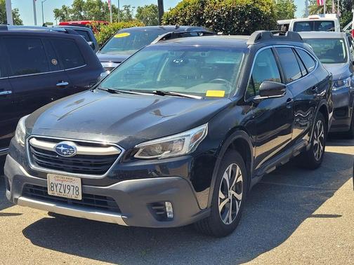 Crystal Black Silica 2022 Subaru Outback Limited