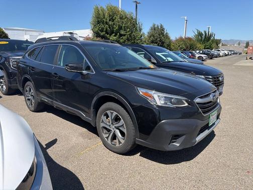 Crystal Black Silica 2022 Subaru Outback Limited