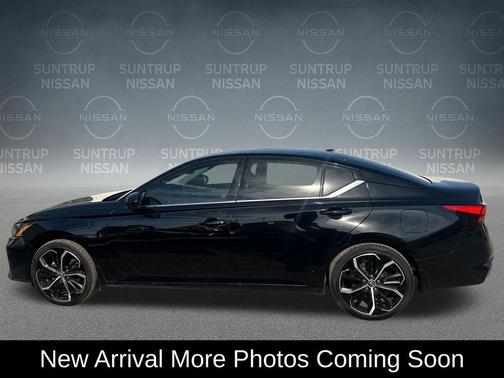 Black 2024 Nissan Altima 2.5 SR