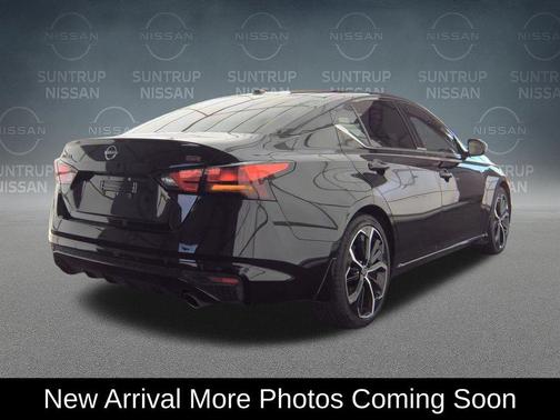 Black 2024 Nissan Altima 2.5 SR