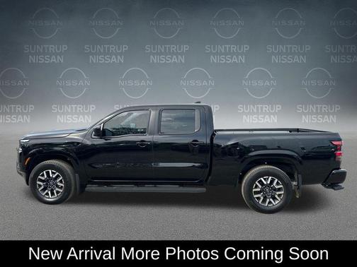 Super Black 2025 Nissan Frontier SL
