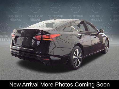 Black 2022 Nissan Altima 2.5 SV