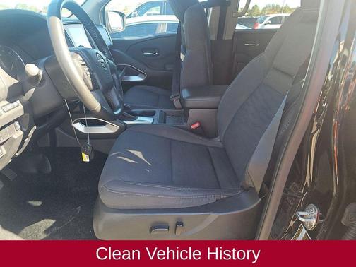 2024 Nissan Frontier SV