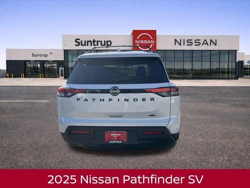 2025 Nissan Pathfinder SV