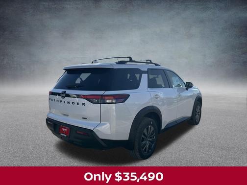 2025 Nissan Pathfinder SV