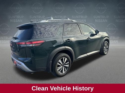2024 Nissan Pathfinder SL