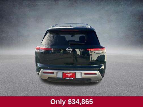 2024 Nissan Pathfinder SL