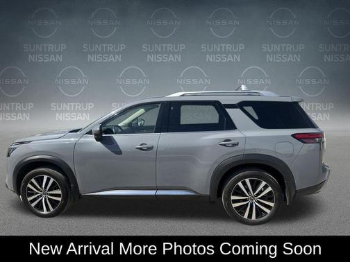 2025 Nissan Pathfinder Platinum