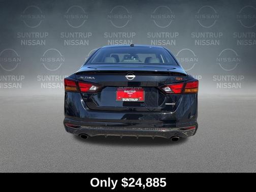 Super Black Clearcoat 2024 Nissan Altima 2.0 SR